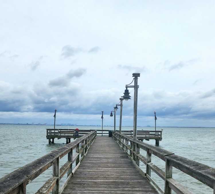 monitor-merrimac-overlook-park-fishing-pier-photo